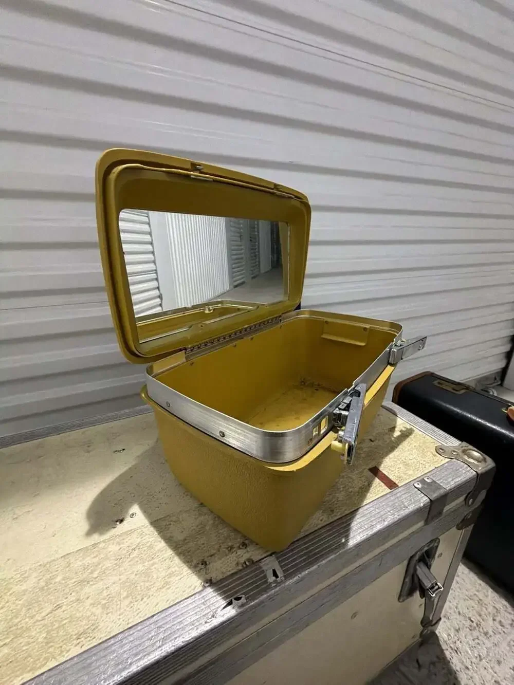Samsonite vintage hard